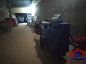 Khách ở Bù Đăng - Bình Phước đến mua máy bẻ đai sắt tại xưởng của Đại Phát